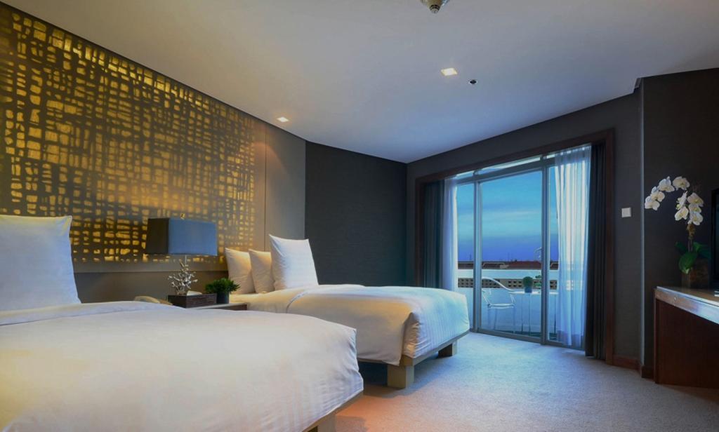 Midas Hotel And Casino Pasay Exterior foto