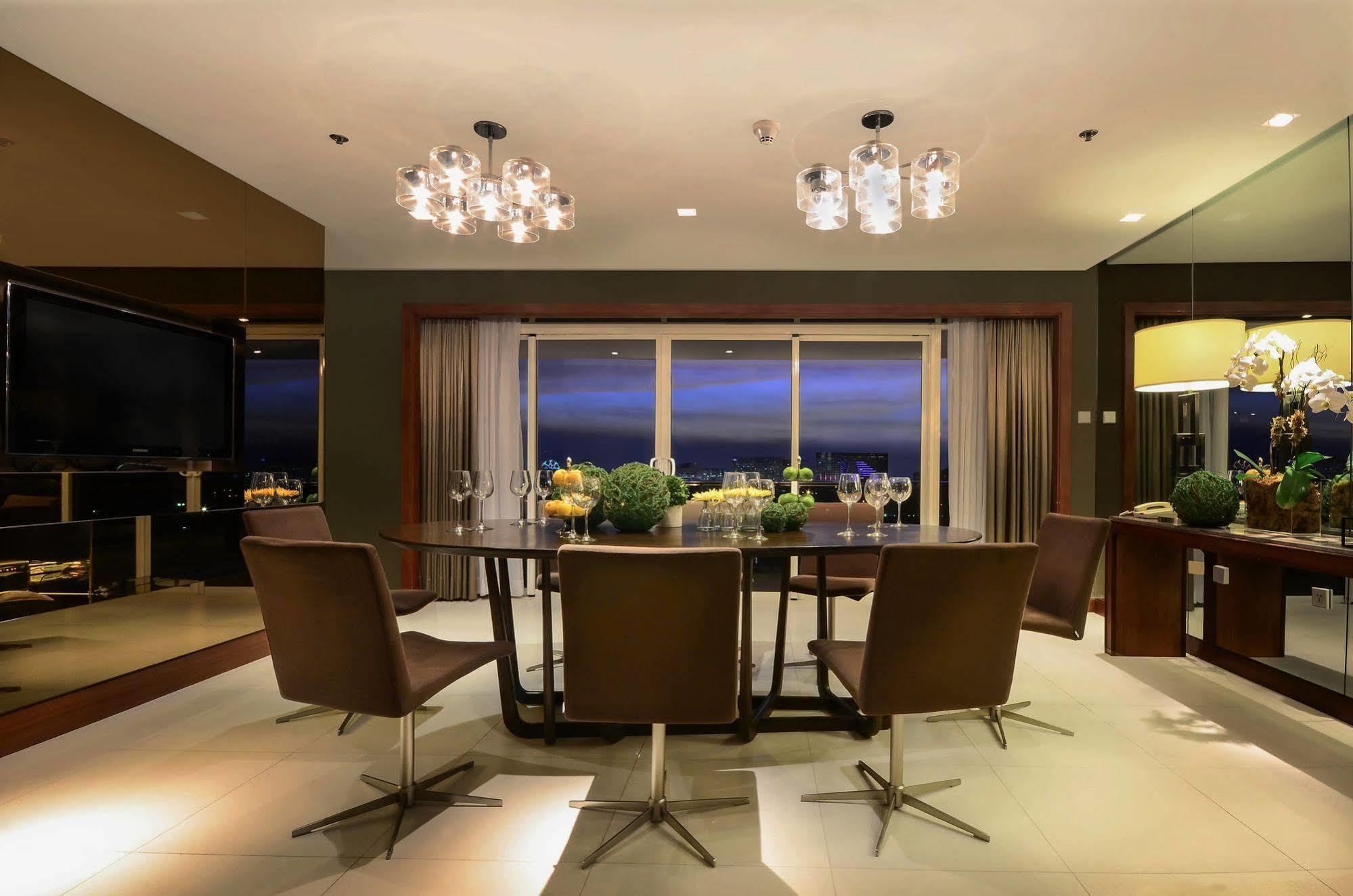 Midas Hotel And Casino Pasay Exterior foto